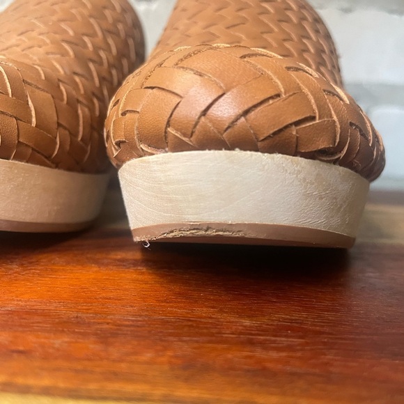 Madewell Jordyn Clog NWOT in Woven Leather Wood Heel, Comfortable, Camel Sz 6.5 - Picture 11 of 16